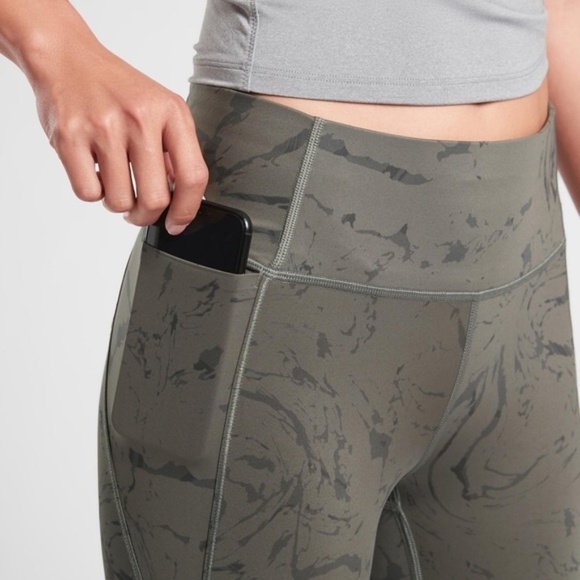 Athleta Velocity Stash Pocket Marble 7/8 Tight Leggings Herb Olive Size Small - Picture 3 of 11